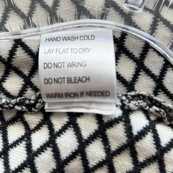 Belldini black and white patterened cotton cardigan, Size S - Picture 6 of 7